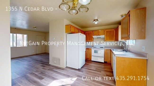 Foto del edificio - 1355 N Cedar Blvd