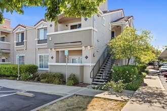 Building Photo - 885 Halidon Way
