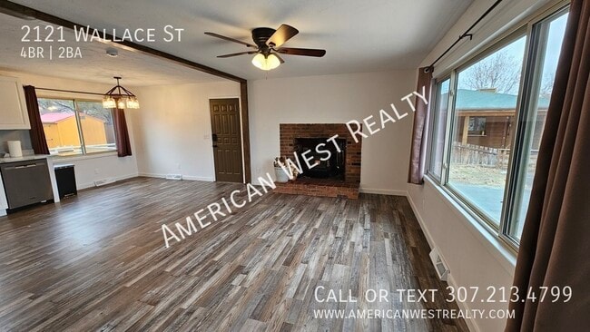 Building Photo - 2121 Wallace St