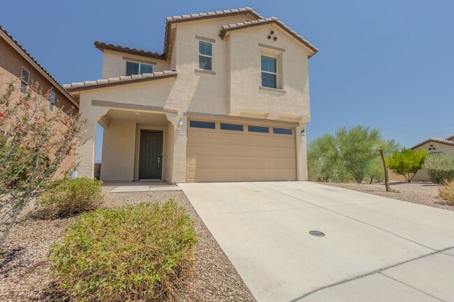 Building Photo - 3 Bedroom, 2.5 Bath