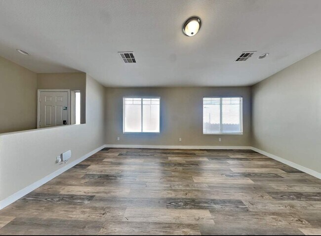 Foto del edificio - 426 Waterbrook Dr