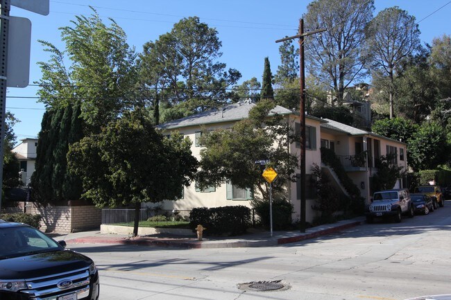 Building Photo - 6100-6110 Glen Alder St