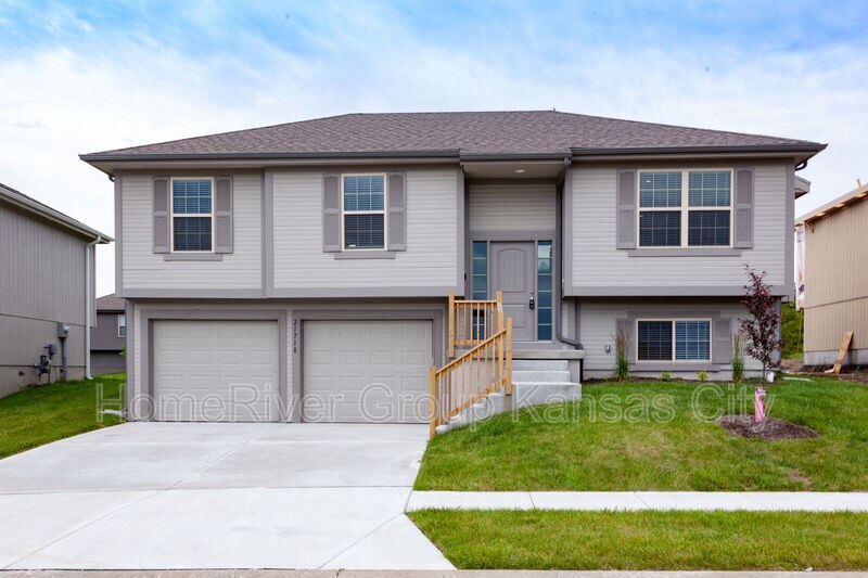 21718 North Ridge, Peculiar, MO 64078 House Rental in Peculiar, MO