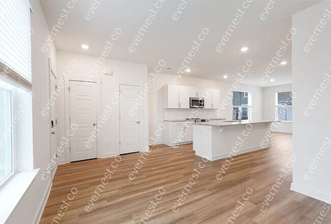 Foto del edificio - 3 bed / 2.5 bath home