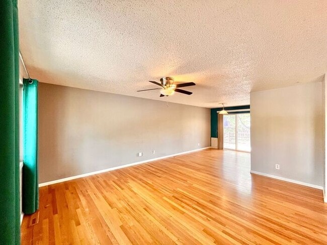 Foto del edificio - Beautiful 4 bed/ 2 bath Home