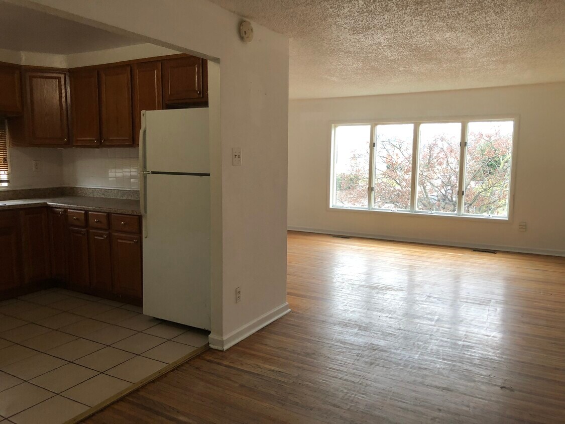 Primary Photo - 2675 Tremont St