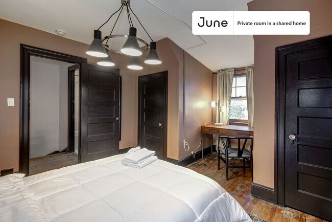 Foto del edificio - Room in Shared 7 bed/3.5 bath home in Woodley Park