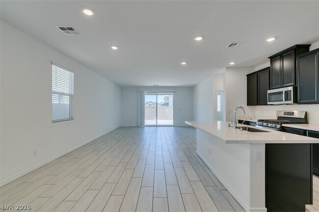 Building Photo - 6858 Greensmen Ave