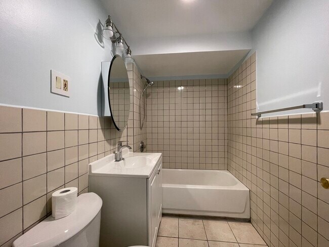 Foto del edificio - 3052 W Lyndale St