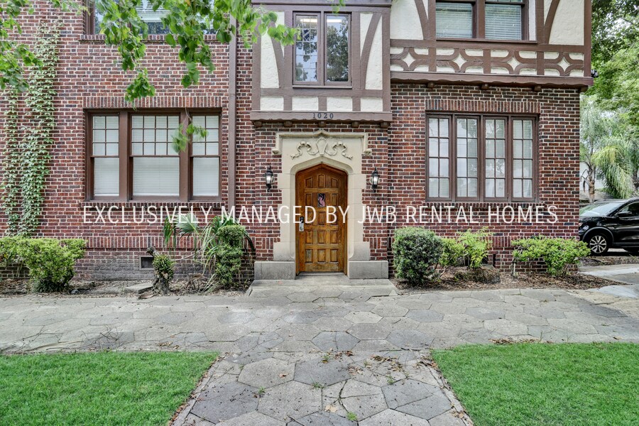 Primary Photo - 1020 Stockton St