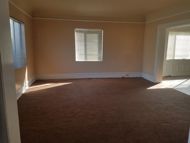 Living Room - 5701 Genoa St