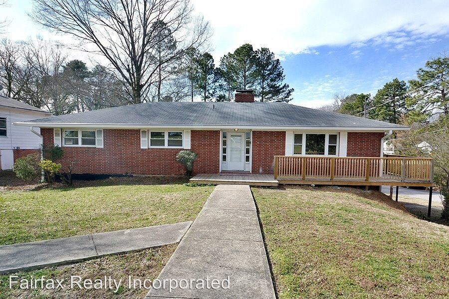 Primary Photo - 2204 Fayetteville Street