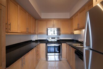 Building Photo - The Regency
