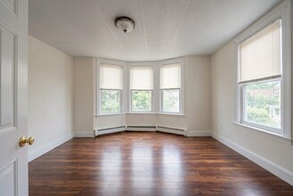 Building Photo - 55 Myrtle St