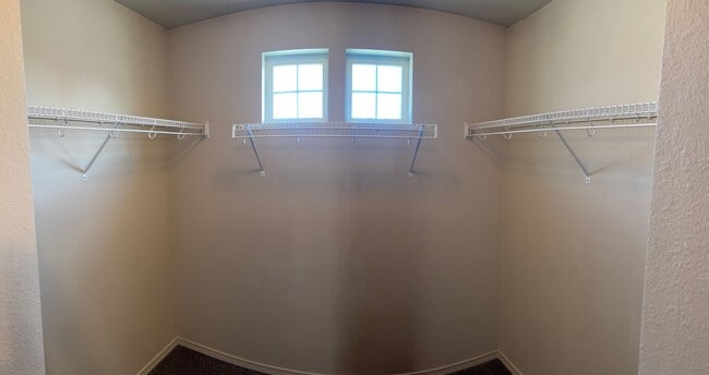 Building Photo - 1382