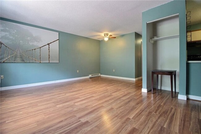 Building Photo - 9 Apache Dr