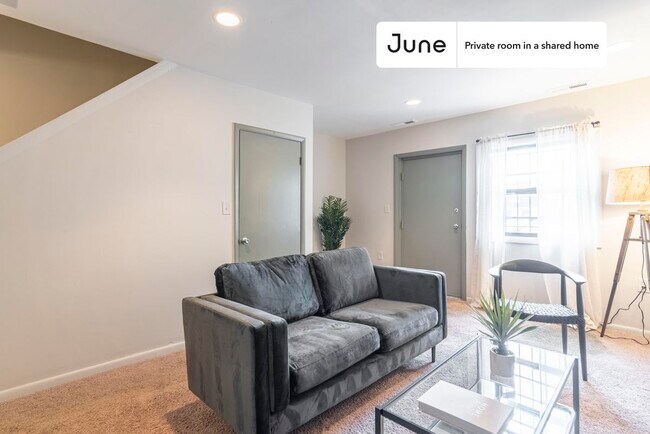 Foto del edificio - Private bedroom in 5 bed/2 bath Home