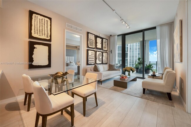Foto del edificio - 2831 S Bayshore Dr