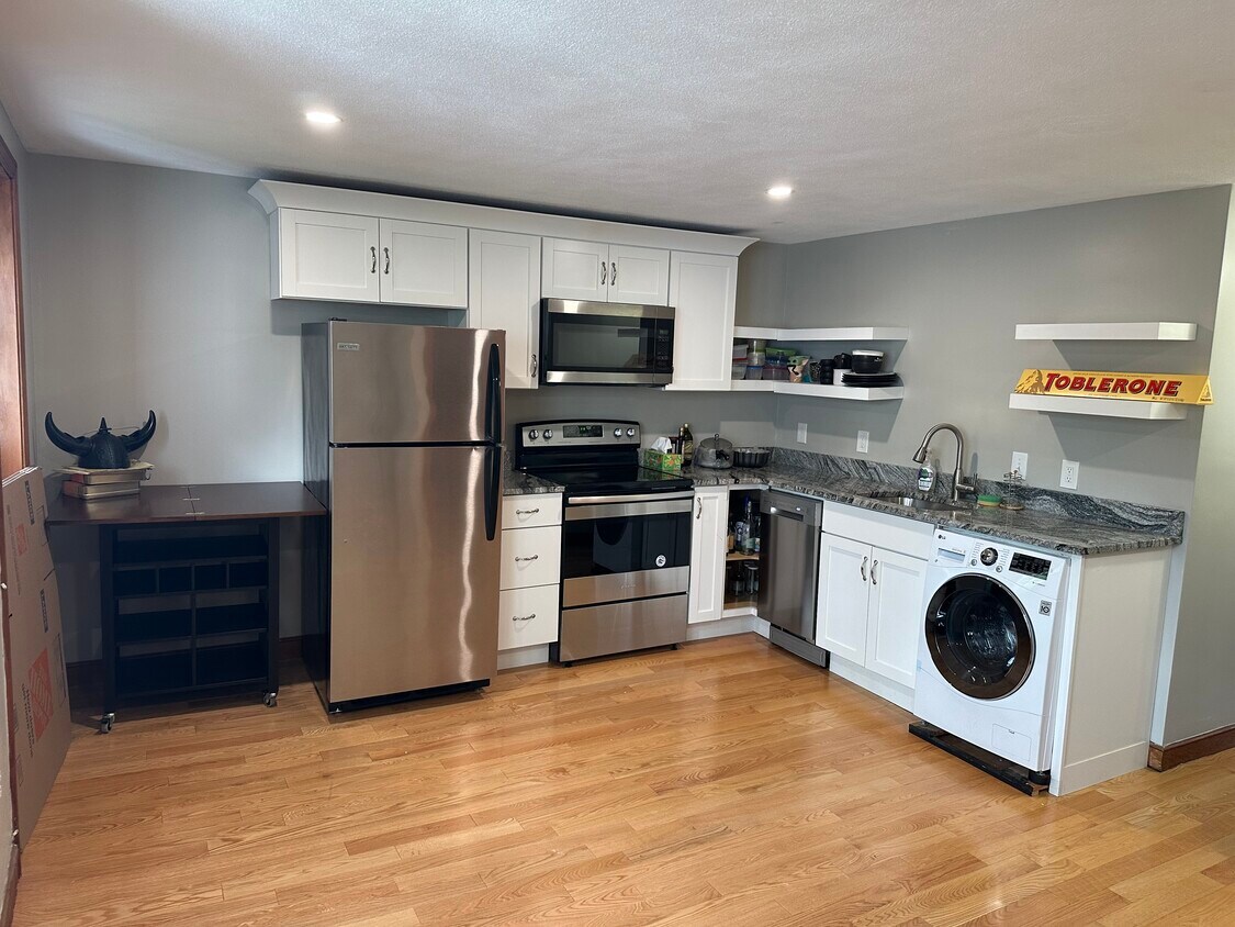Foto principal - 14 Edgerly Pl