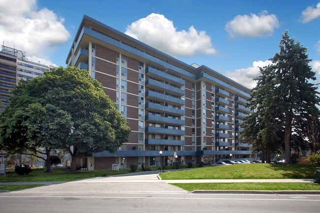 Building Photo - The Richelieu