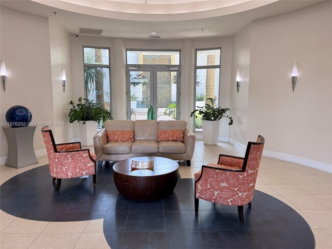 Foto del edificio - 1830 Radius Dr