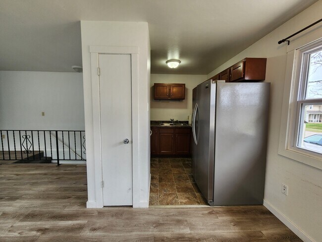 Foto del edificio - 107 8th Ave NE