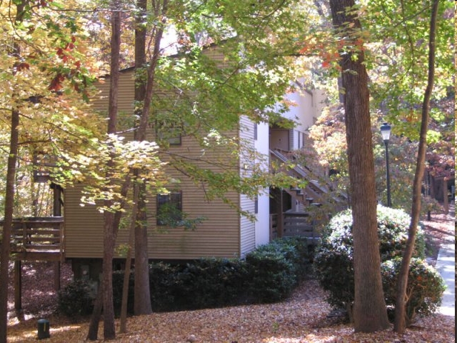 Building Photo - Pinnacle Apartments