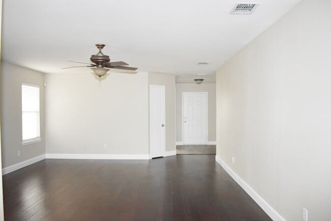 Building Photo - 116424 Cowboy