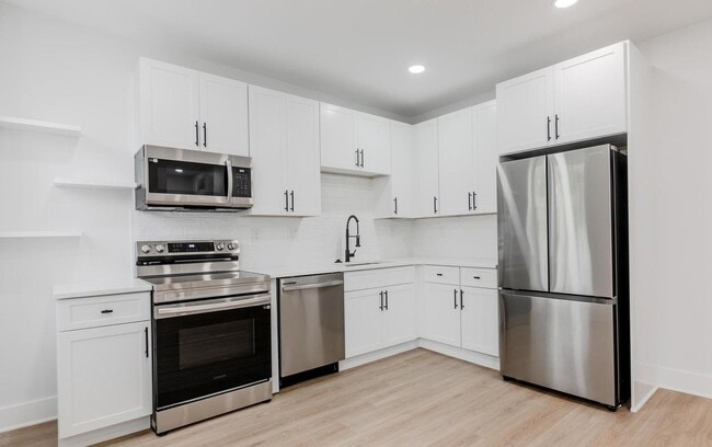 Building Photo - 1801 Otis St NE