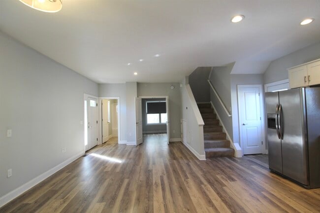 Building Photo - 2646 Greenport Dr