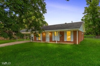 Building Photo - 1315 Parkway Cir