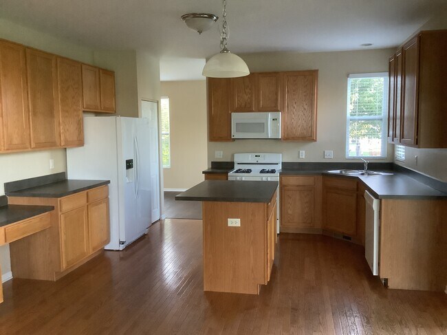 Foto del edificio - 605 Country Brook Ln