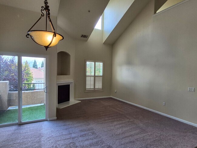 Foto del edificio - Adorable 2 bedroom 2 bath with Loft Townhome