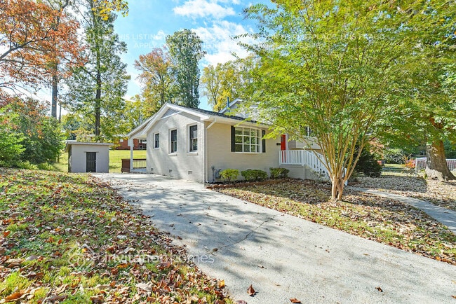 Building Photo - 3938 Somerdale Ln