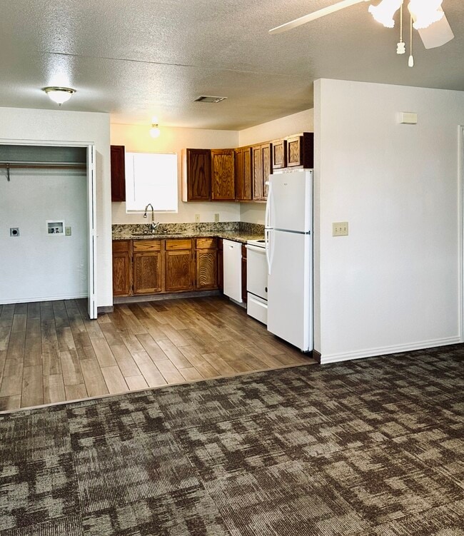 Building Photo - 505 Arch St