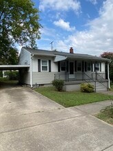 Building Photo - 1502 Debow St