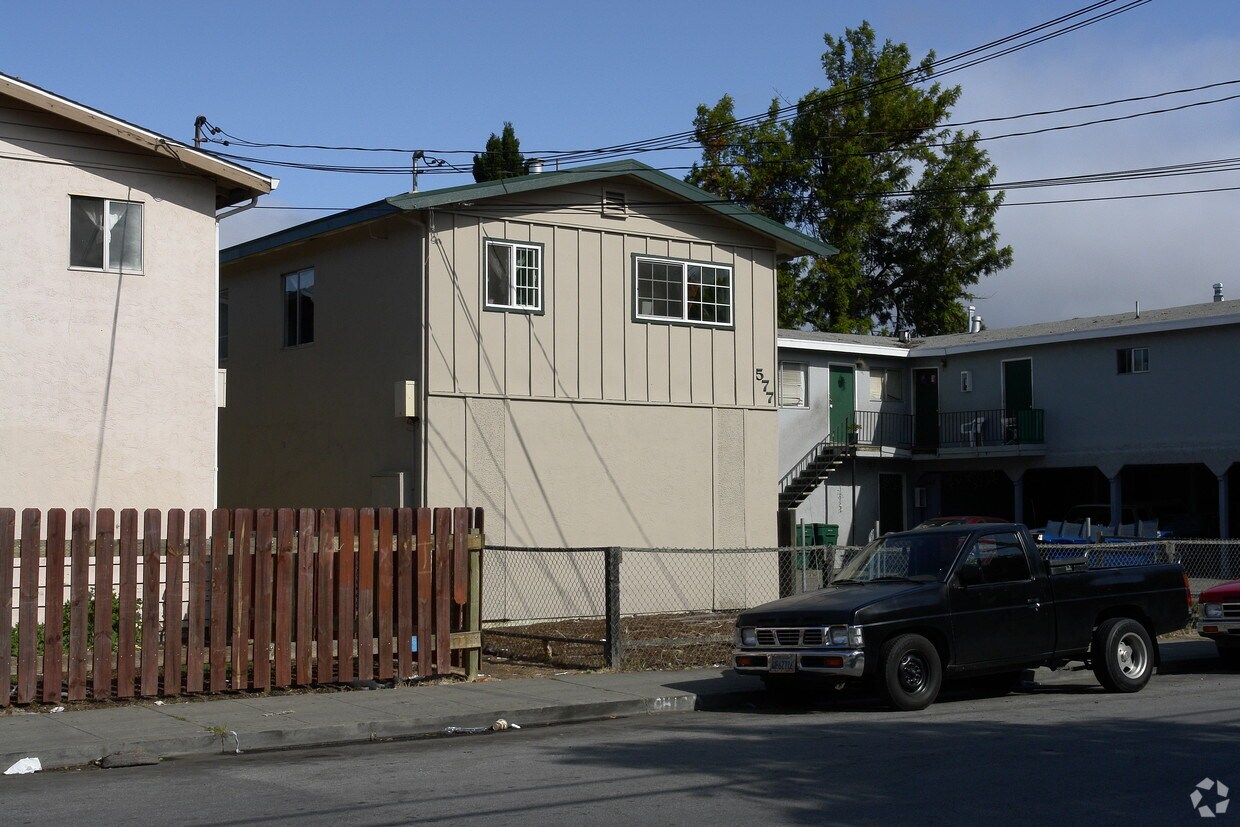 Foto del edificio - 577 Hampshire Ave