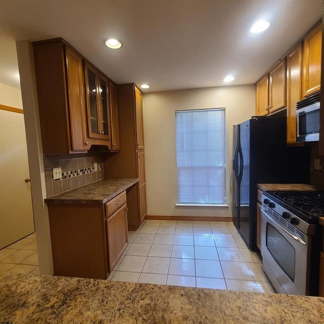 Foto del edificio - 78 Cheshire Dr