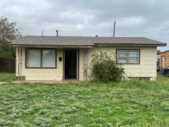 Building Photo - Charming 2-Bedroom in Manhattan Heights – ...