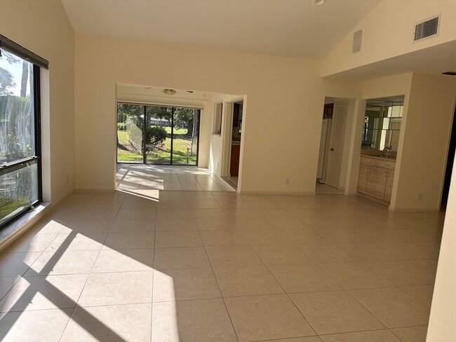 Building Photo - 2687 SW Egret Pond Cir
