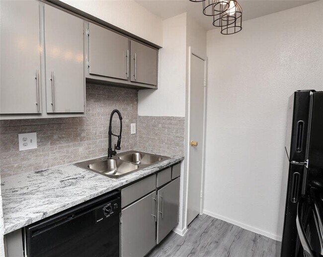 Foto del edificio - 2700 Westridge St