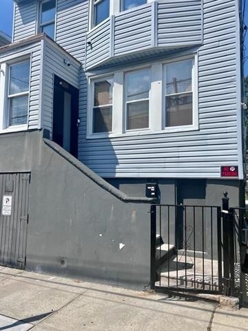 Primary Photo - 1214 7th St