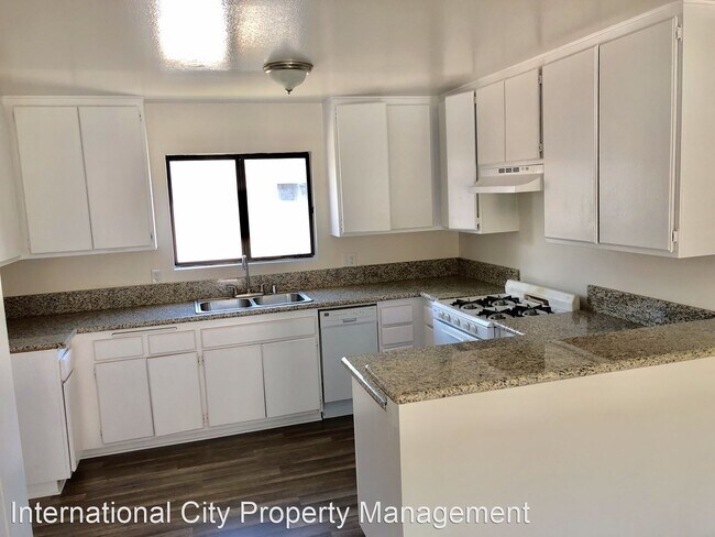 Foto del edificio - 1048 Newport Ave