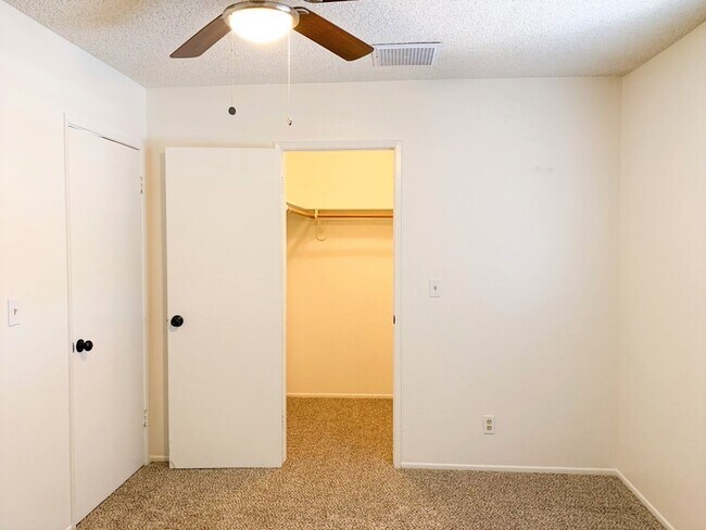 Foto del edificio - 940 W Graaf Ave