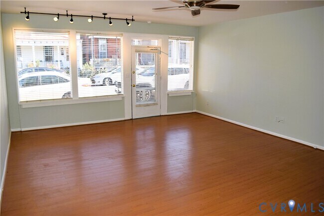 Foto del edificio - 322 S Pine St