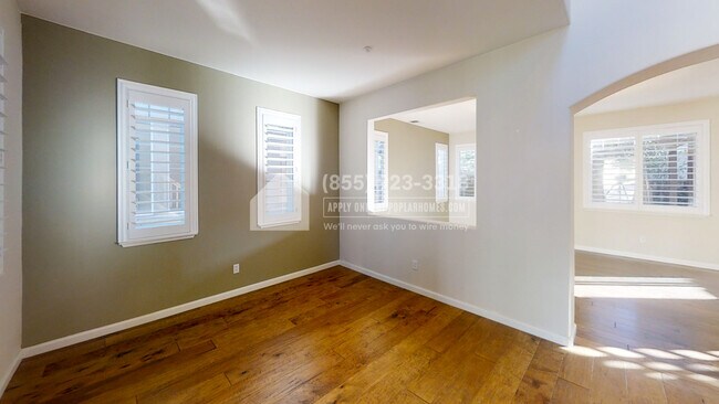 Building Photo - 2155 Fernbrook Common