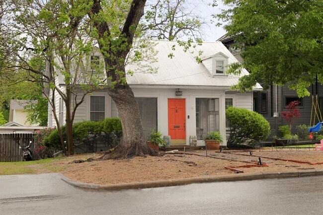 Building Photo - 1704 Hartford Rd