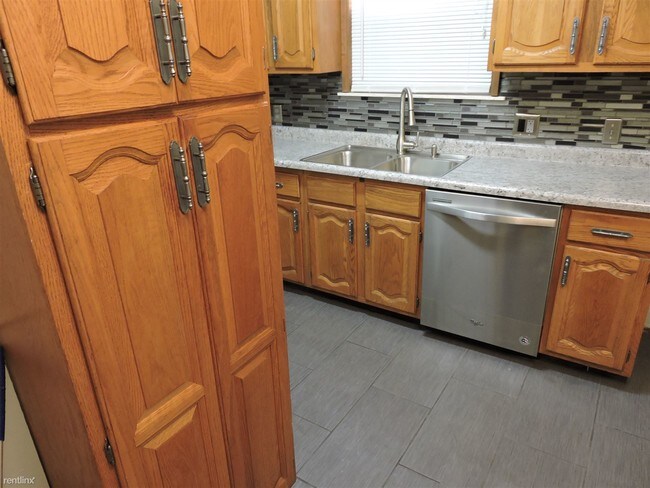 Building Photo - 19314 Marlowe St