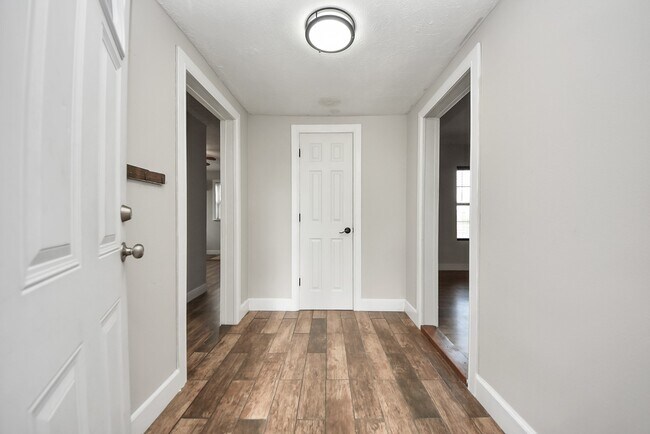 Foto del edificio - 215 St Charles Dr