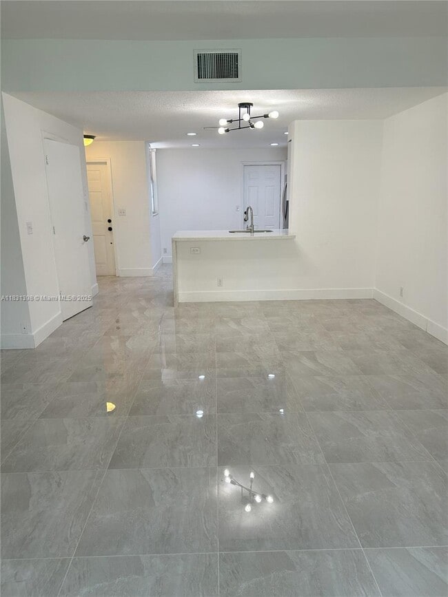 Building Photo - 1537 Barcelona Way